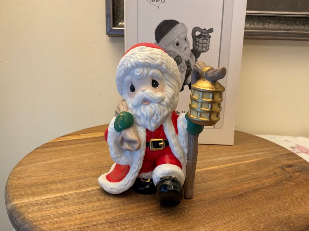 Precious Moments May Your Spirits Be Merry And Bright / Santa w/ Lantern / LE